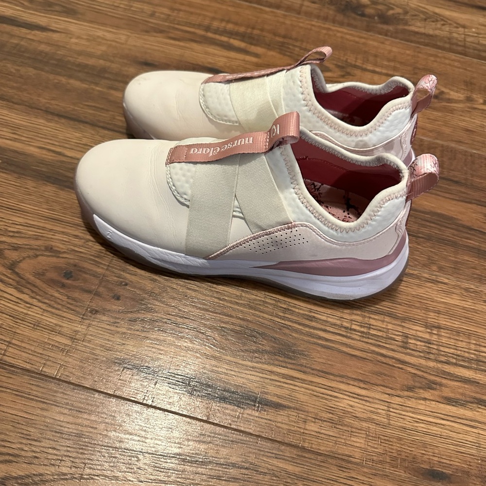 Clove sneakers